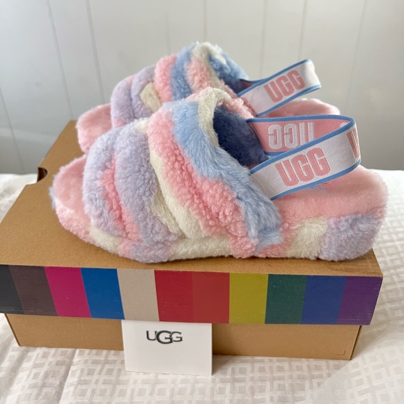 “NEW” UGG Fluff Slippers/Slides Pastel 💕Size 10 - Picture 2 of 11